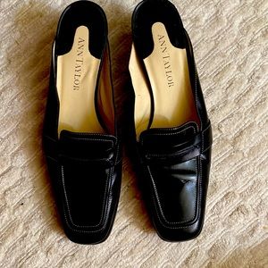 Women shoes Black leather Ann Taylor